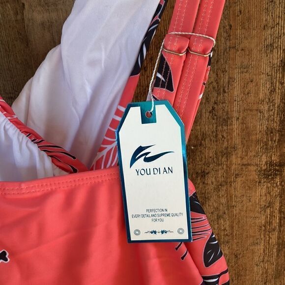 YOU DI AN
One Piece Swimsuit Tummy Control Bathing Suit Criss-Cross - Picture 10 of 11